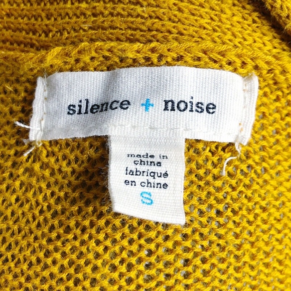 Urban Outfitter Cardigan Long Sleeve Knitted (T13) - Picture 5 of 6